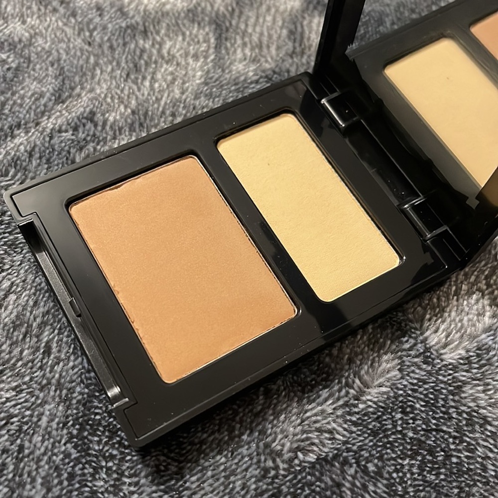 Kat Von D Shade + Light Medium Duo Contour - Picture 2 of 6